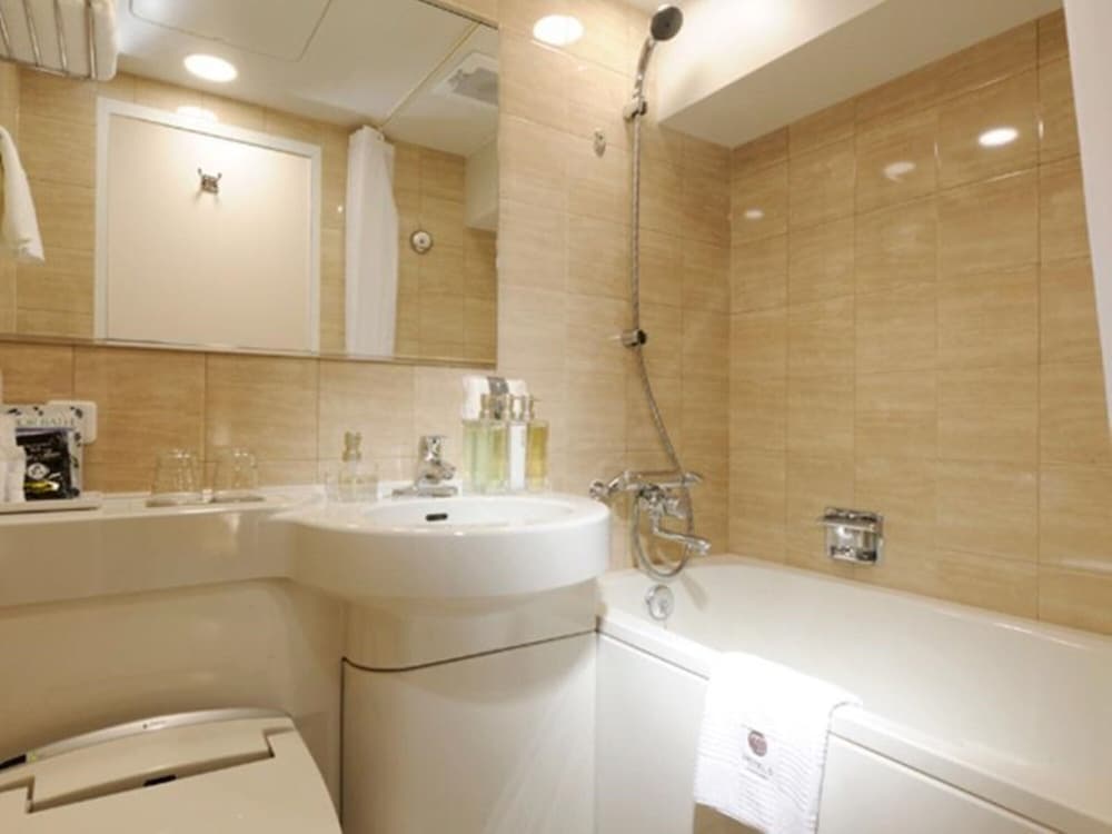 デラックス ツインルーム 禁煙 バスルーム0 | 六本木ホテル S