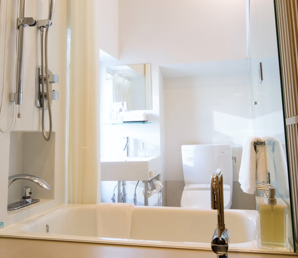 デラックス ダブルルーム フォーキューブ　禁煙 バスルーム0 | 六本木ホテル S