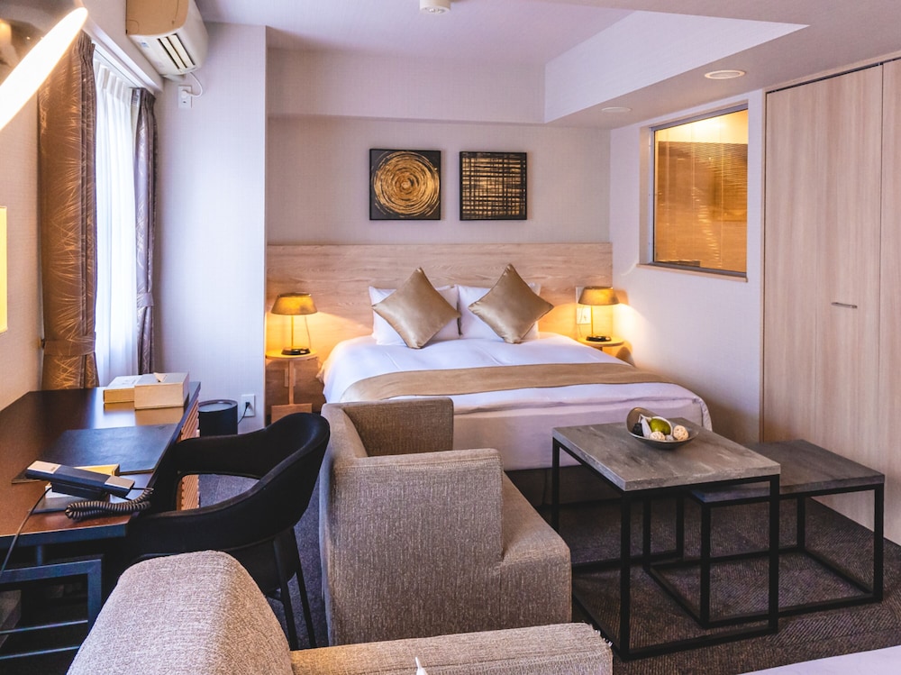 【３名】ラグジュアリー ダブルルーム ソファーベッド 禁煙 客室1 | 六本木ホテル S