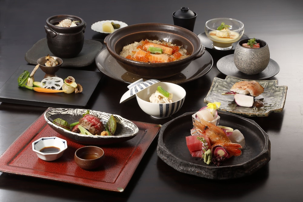 和洋室 禁煙 旅館のお食事処1 | ニセコ昆布温泉 鶴雅別荘 杢の抄