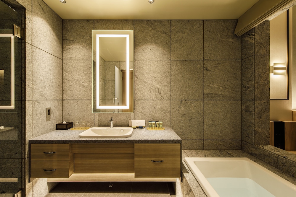 プレミア・ラグジュアリーフロア ビスタ 禁煙 クラブラウンジ利用可(未就学児利用不可) バスルーム2 | 琵琶湖ホテル