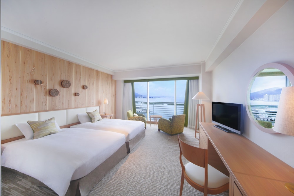 スーペリア ツインルーム [シングルベッド 2 台] 禁煙 - レイクビュー (33平米) | 琵琶湖ホテル