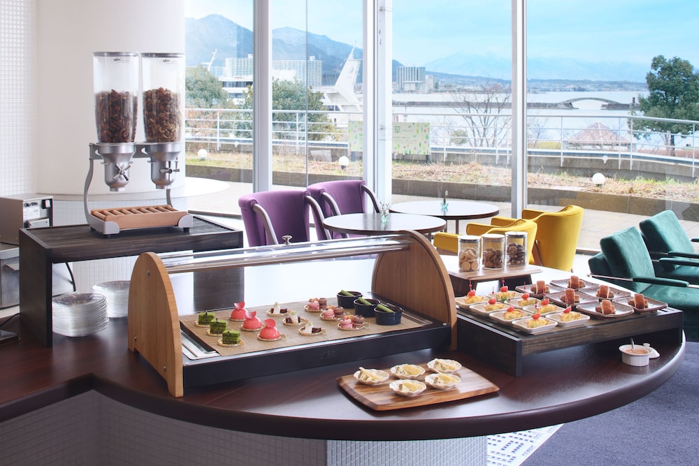 プレミア・ラグジュアリーフロア ビスタ 禁煙 クラブラウンジ利用可(未就学児利用不可) エグゼクティブ ラウンジ0 | 琵琶湖ホテル