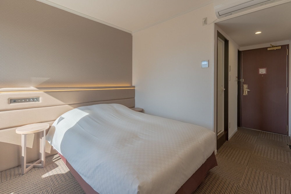 スタンダード ダブルルーム 喫煙可 客室1 | リブレ ガーデン ホテル