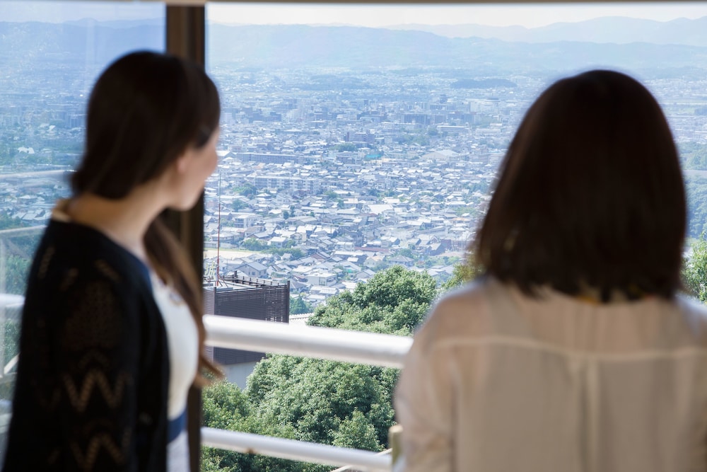 風の棟2階・大仏殿を望む眺望和室10畳【朝食はレストラン春日野にて】(チェックインは18：00まで) 客室2 | 奈良万葉若草の宿 三笠