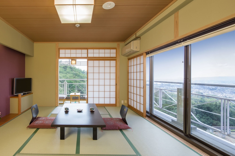 Panoramic Corner Japanese Style Room (Check in until 18:00) | 奈良万葉若草の宿 三笠