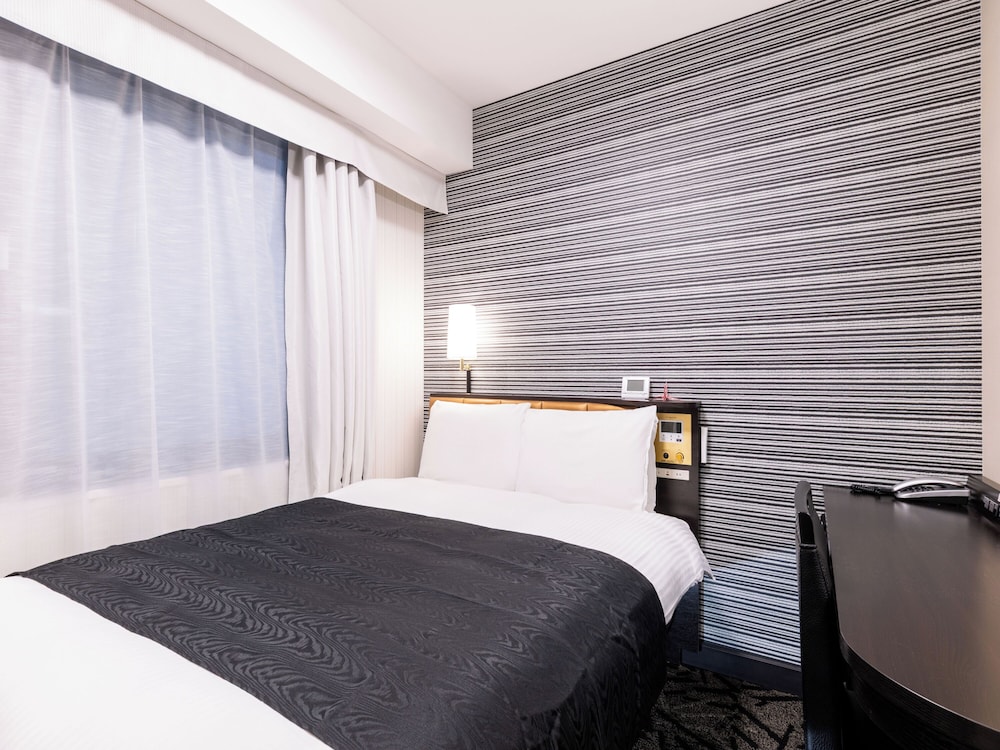 ダブルルーム 禁煙室 | アパホテル <銀座 新富町駅前>