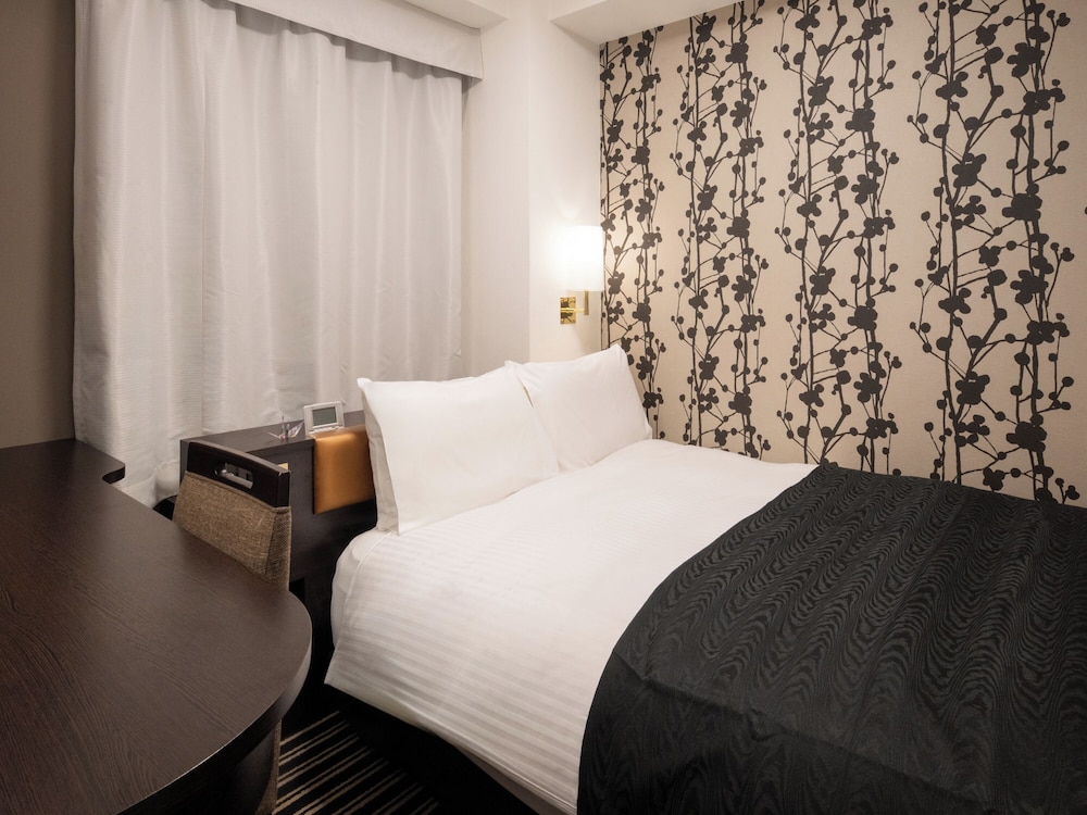 ダブルルーム 禁煙室 | アパホテル <銀座 新富町駅前>