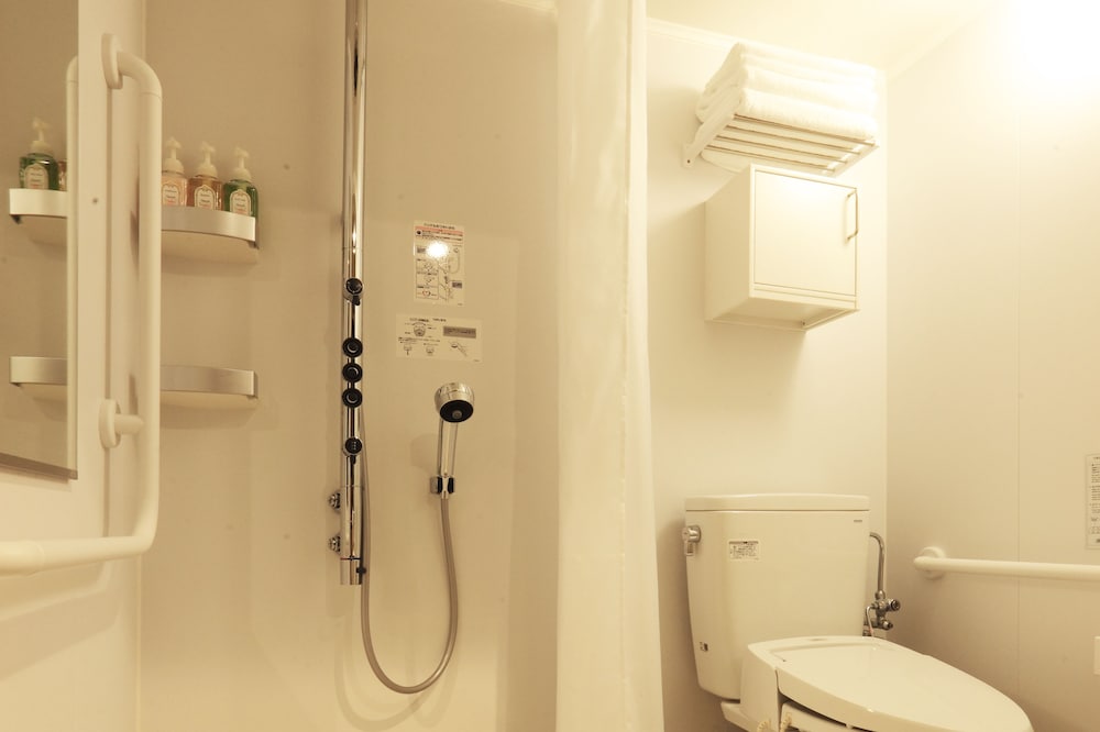 バリアフリールーム 禁煙(セミダブルベッド2台)  バスルーム1 | センチュリオン ホテル グランド 赤坂