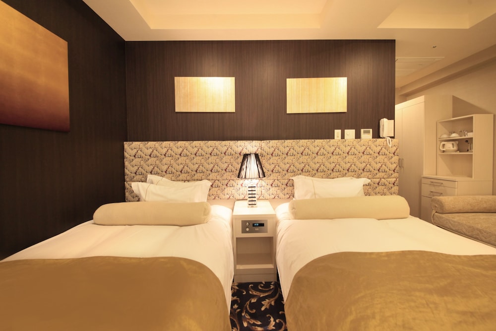 スーペリア ツインルーム 禁煙 (セミダブルベッド2台)<大人3名様よりソファーベッドをご用意> 客室3 | センチュリオン ホテル グランド 赤坂