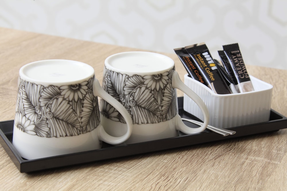 モデレート ツインルーム 禁煙 (セミダブルベッド2台) - 別館<大人3名様よりソファーベッドをご用意> 客室の設備とサービス1 | センチュリオン ホテル グランド 赤坂