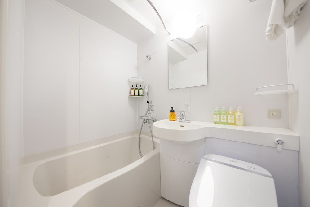 モデレート キングルーム 禁煙 (キングベッド1台)-別館 [大人3名様よりソファーベッドをご用意] バスルーム0 | センチュリオン ホテル グランド 赤坂