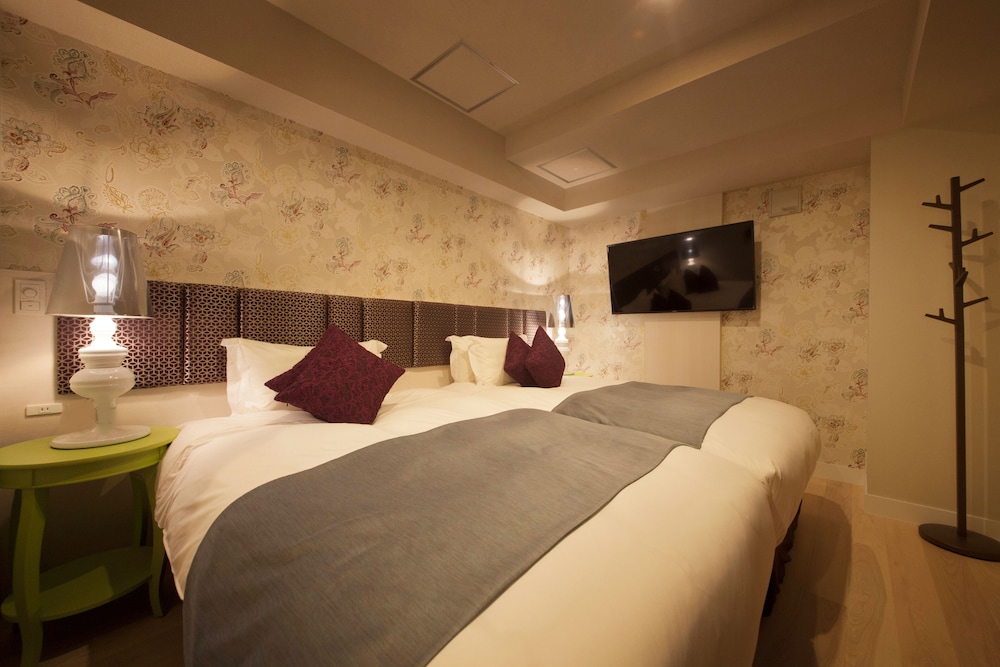 モデレート ツインルーム 禁煙 (セミダブルベッド2台) - 別館<大人3名様よりソファーベッドをご用意> 客室1 | センチュリオン ホテル グランド 赤坂