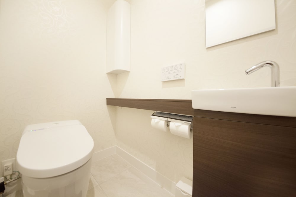 デラックスツインルーム 禁煙 (クイーンベッド2台) - 別館<大人5名様よりソファーベッドをご用意> 客室2 | センチュリオン ホテル グランド 赤坂