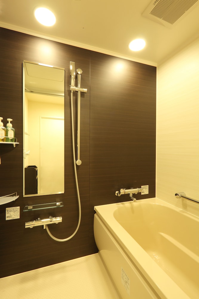 スーペリア ツインルーム 禁煙 (セミダブルベッド2台)<大人3名様よりソファーベッドをご用意> バスルーム0 | センチュリオン ホテル グランド 赤坂