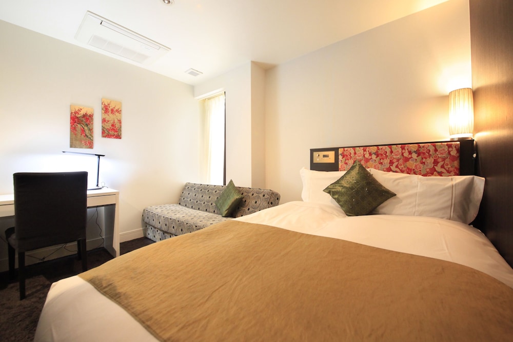 スーペリアダブルルーム 喫煙 (ダブルベッド1台) [大人3名様よりソファーベッドをご用意] | センチュリオン ホテル グランド 赤坂