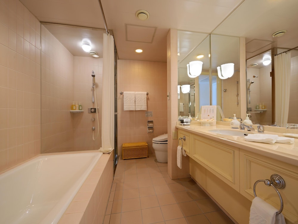 ラグジュアリー ツインルーム 禁煙 ガーデンビュー バスルーム0 | 仙台ロイヤルパークホテル