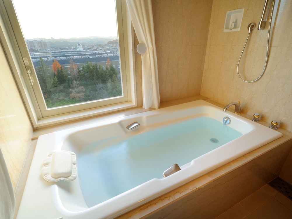 スカイテラススイート 禁煙 ガーデンビュー バスルーム0 | 仙台ロイヤルパークホテル