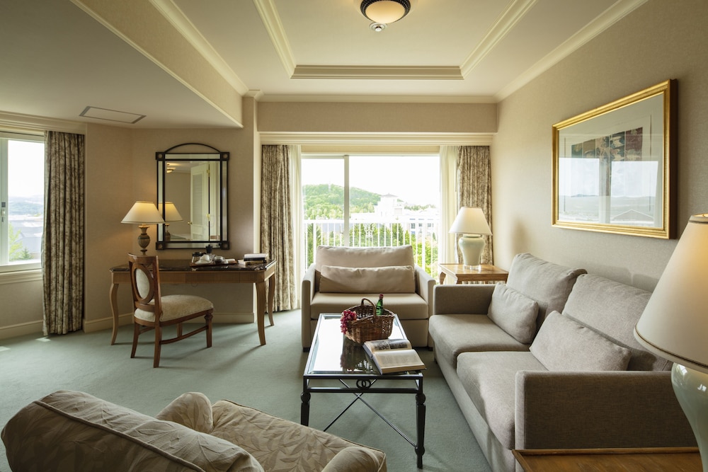 ファミリーコーナースイート 禁煙 ガーデンビュー | 仙台ロイヤルパークホテル