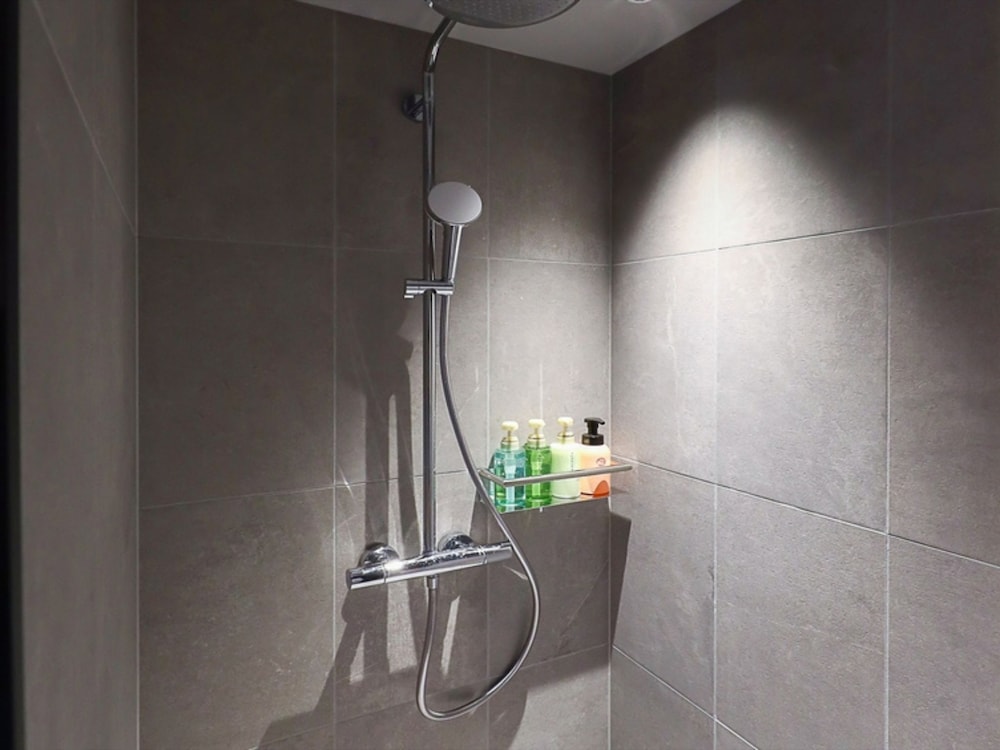 和室 （素泊まり）　チェックイン：7時まで バスルーム1 | ホテル ニューわかさ