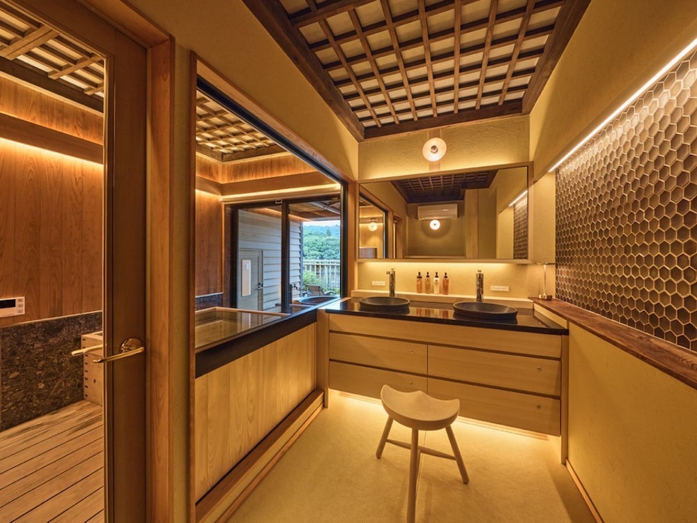 リニューアル 展望ヒノキ風呂付特別客室 客室内禁煙 バスルーム0 | ホテル ニューわかさ