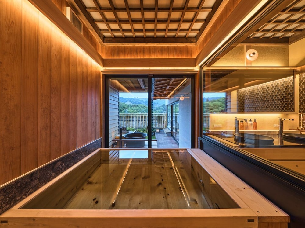 リニューアル 展望ヒノキ風呂付特別客室 客室内禁煙 バスルーム2 | ホテル ニューわかさ