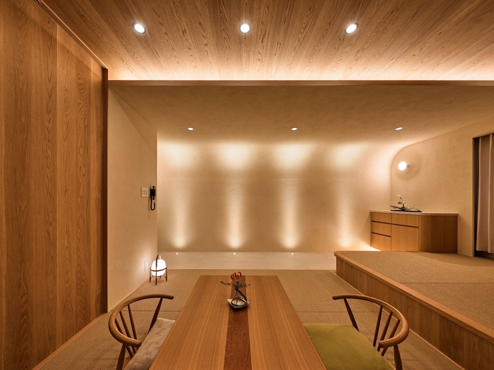 デザイン 4 人部屋 客室3 | ホテル ニューわかさ