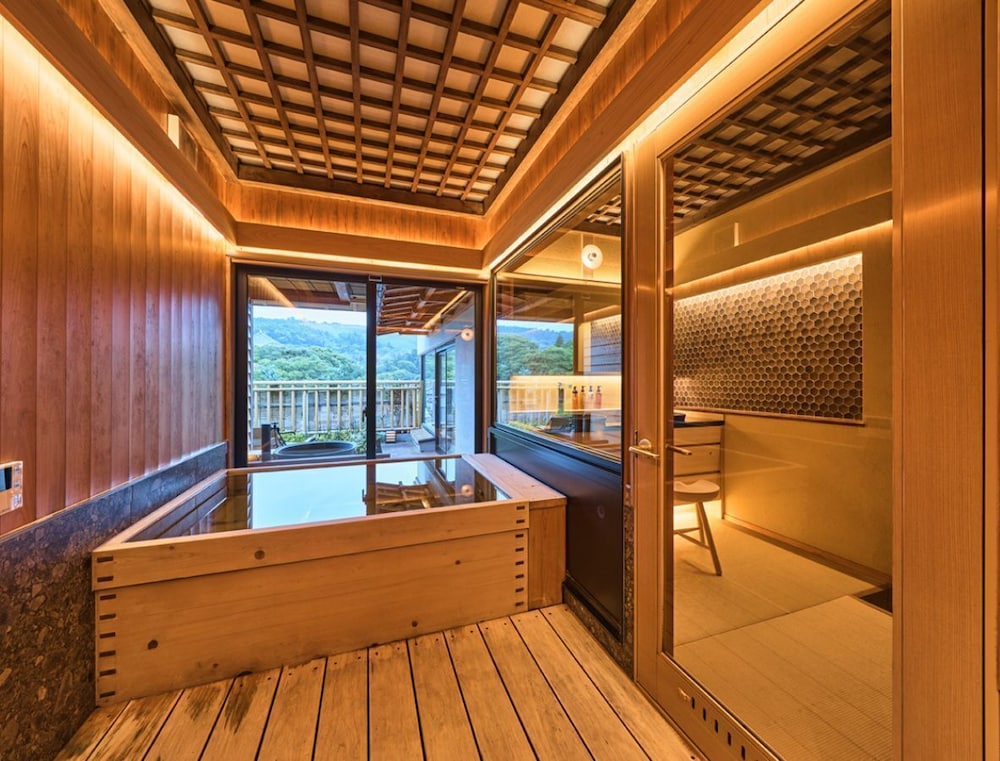 リニューアル 展望ヒノキ風呂付特別客室 客室内禁煙 バスルーム1 | ホテル ニューわかさ