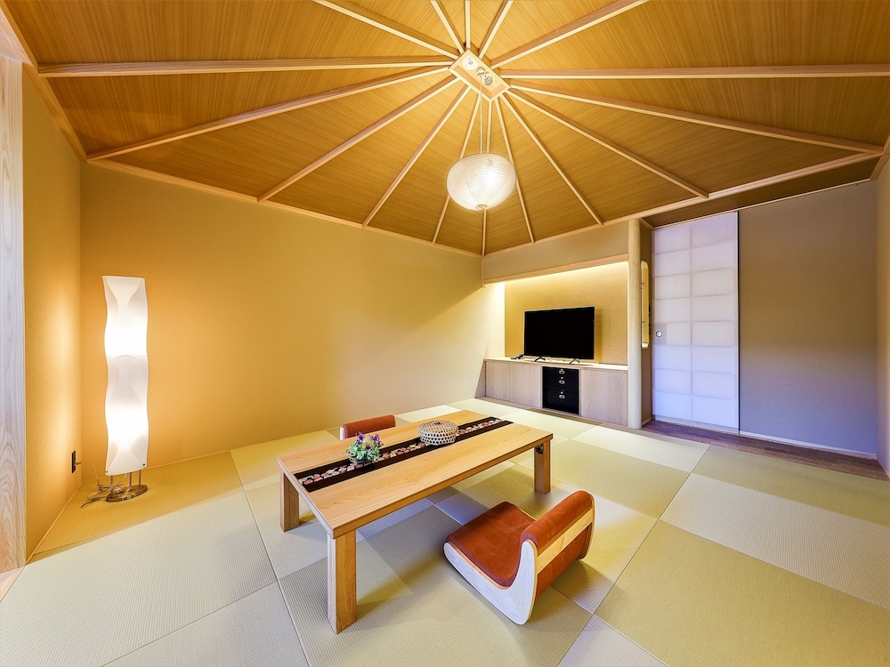 和室 (素泊まり) チェックイン:7時まで 客室2 | ホテル ニューわかさ