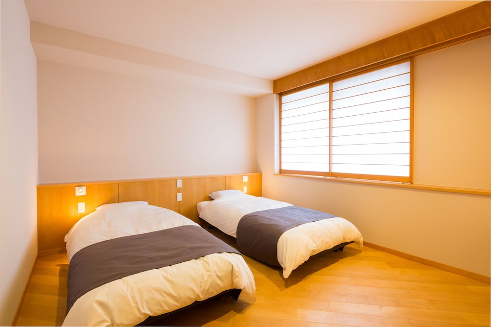 スイートルーム (和洋室) 風呂付 (和室 7.5畳+洋室ツインルーム) 禁煙 客室1 | 松葉家旅館