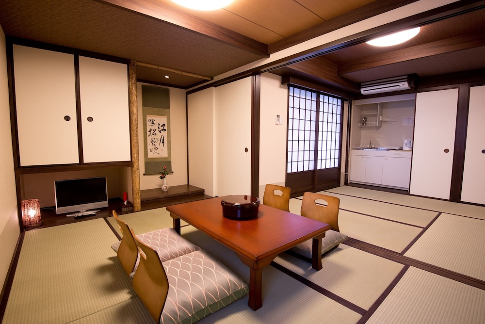 ファミリー ルーム 禁煙 キッチン (Japanese) | 松葉家旅館