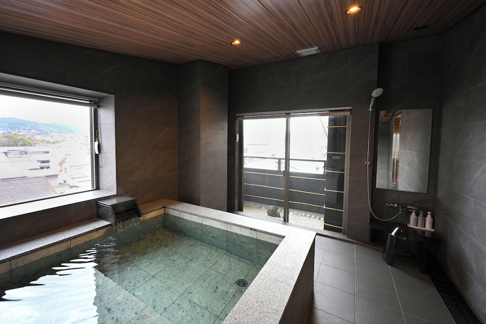 スイートルーム 金蘭 禁煙 バスルーム1 | 松葉家旅館