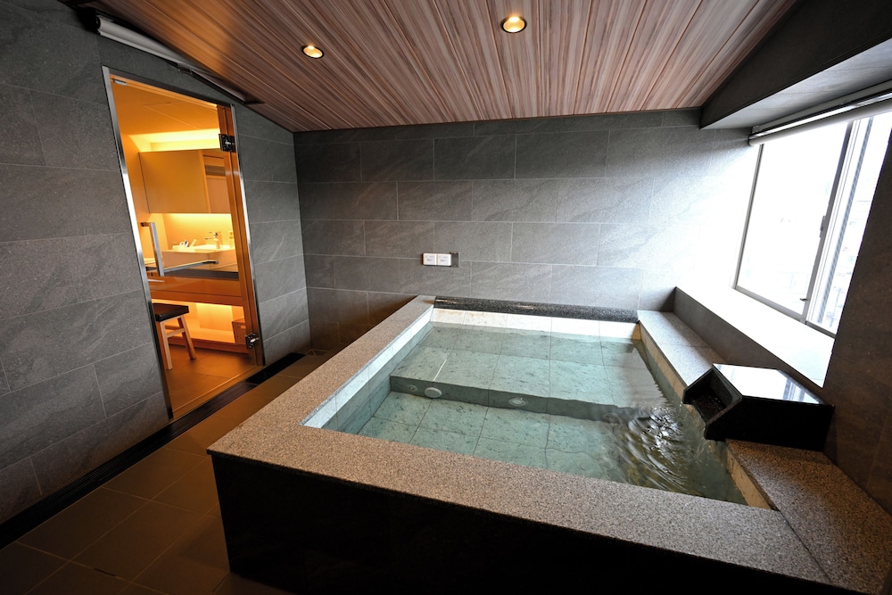 スイートルーム 金蘭 禁煙 バスルーム2 | 松葉家旅館