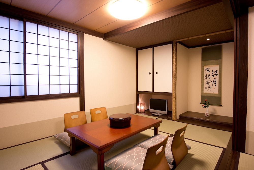 ファミリー ルーム 禁煙 キッチン (Japanese) バスルーム0 | 松葉家旅館