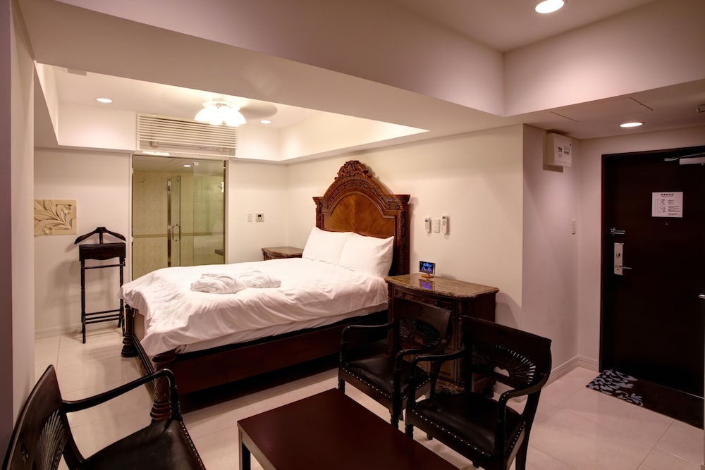 [ホテル棟]ローヤルオーシャンコーナースイート 禁煙 客室2 | ローヤル ホテル