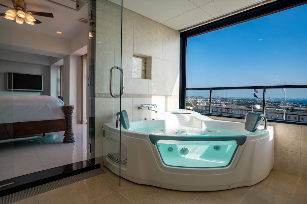 [ホテル棟]ローヤルオーシャンコーナースイート 禁煙 | ローヤル ホテル