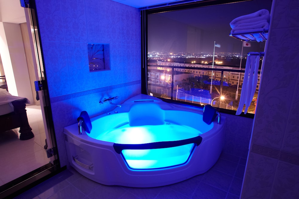 [ホテル棟]ローヤルオーシャンコーナースイート 禁煙 ジェットバス0 | ローヤル ホテル