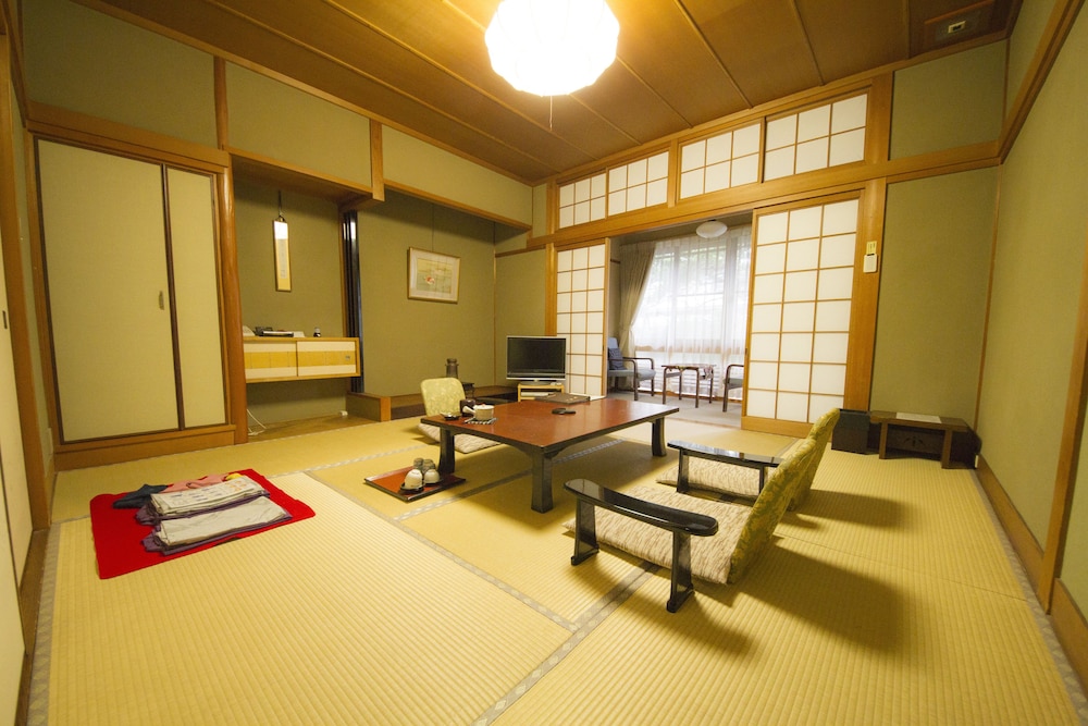 客室1 | 三國屋