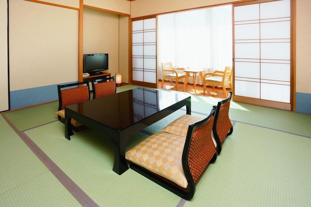 スタンダード 4 人部屋 禁煙 客室2 | 有馬きらり