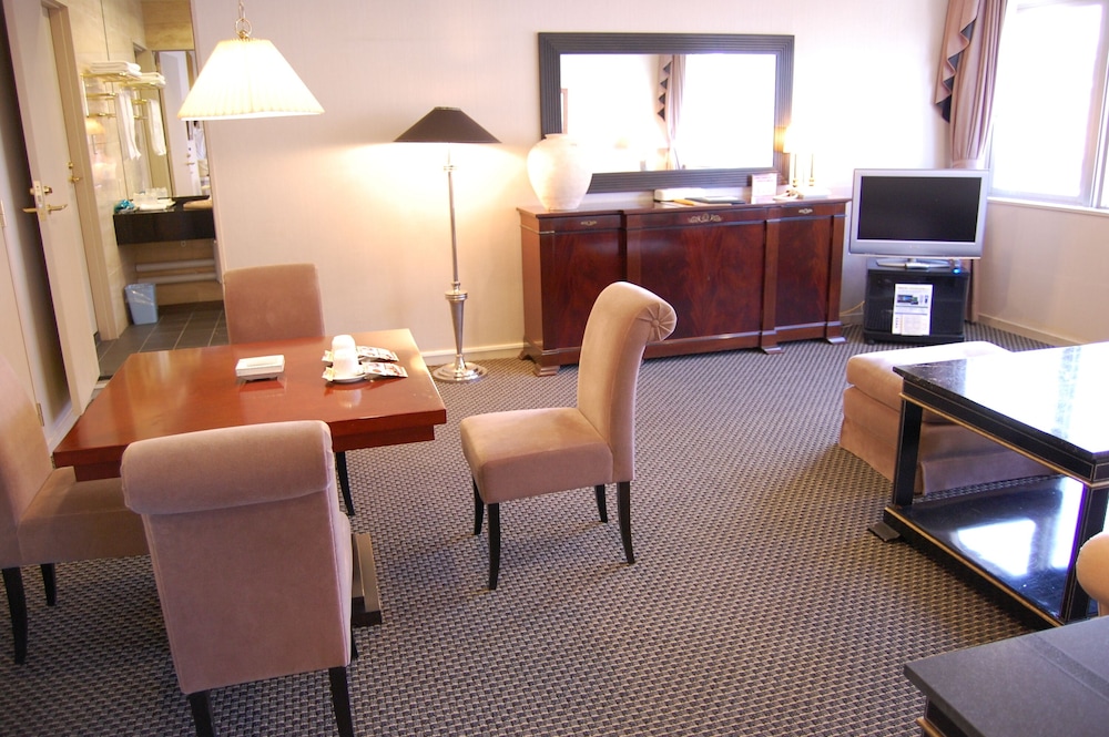 スイートツインルーム 禁煙 客室8 | 小樽朝里クラッセホテル