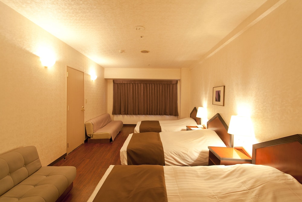 デラックス トリプルルーム ソファベッド付 禁煙 | 小樽朝里クラッセホテル