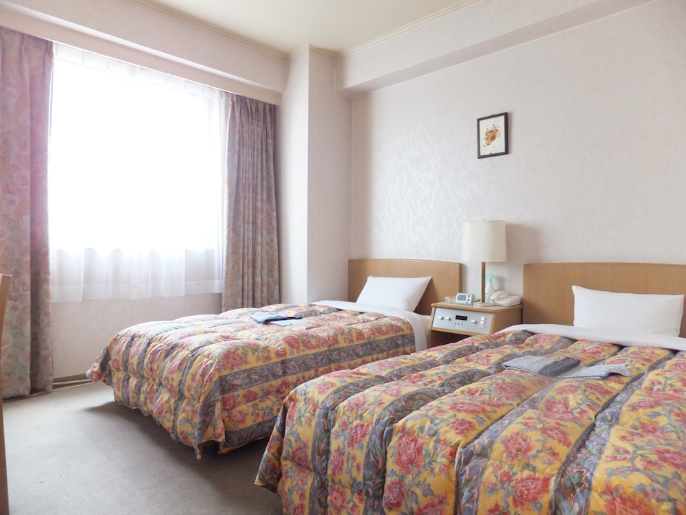 ツイン ルーム（禁煙） 客室2 | ホテル マイラ