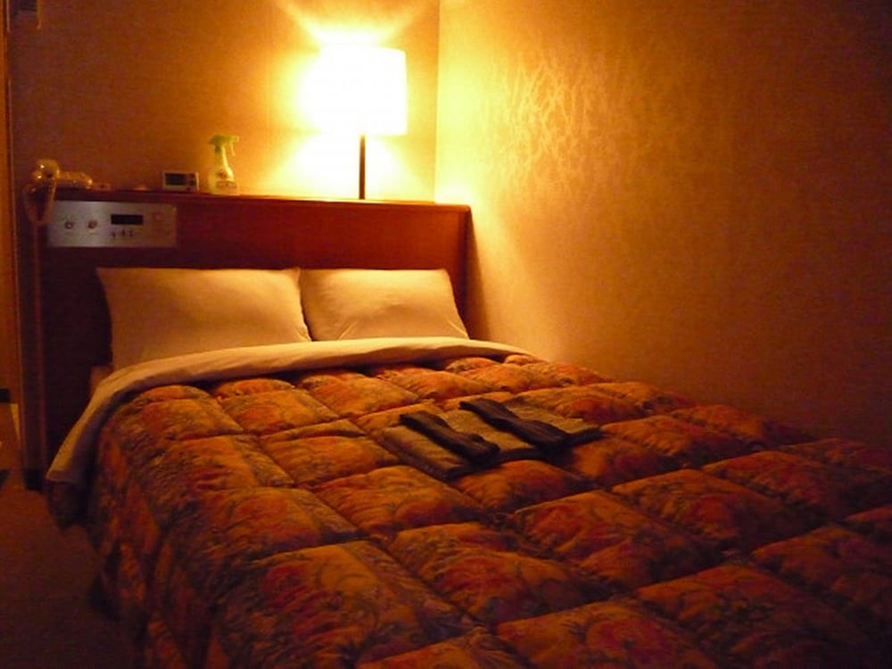 スマートダブルルーム（禁煙）​​​​​​​ 客室1 | ホテル マイラ