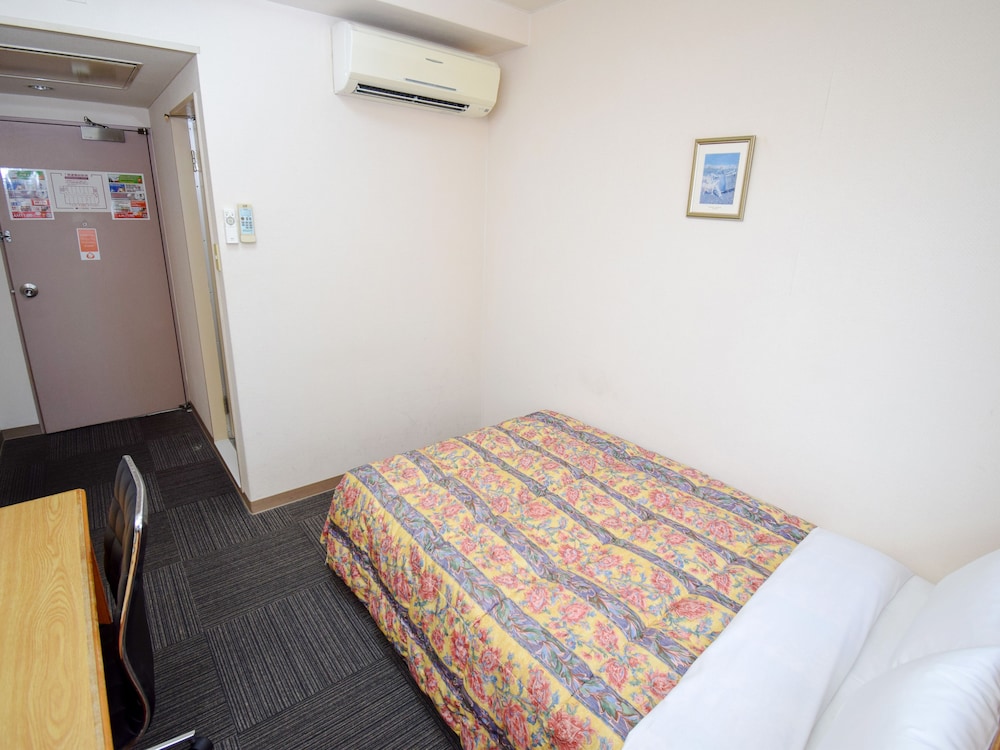 セミダブル ルーム（禁煙） 客室5 | ホテル マイラ