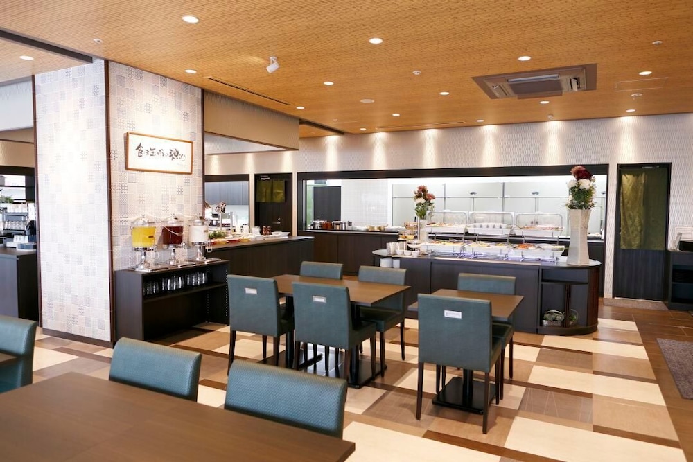 朝食スペース1 | 天然温泉 夕霧の湯 ドーミーインＰＲＥＭＩＵＭなんば