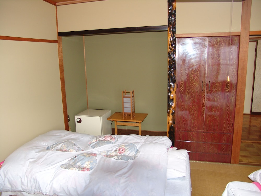 (個室)和室ツイン 客室4 | 十和田湖バックパッカーズ