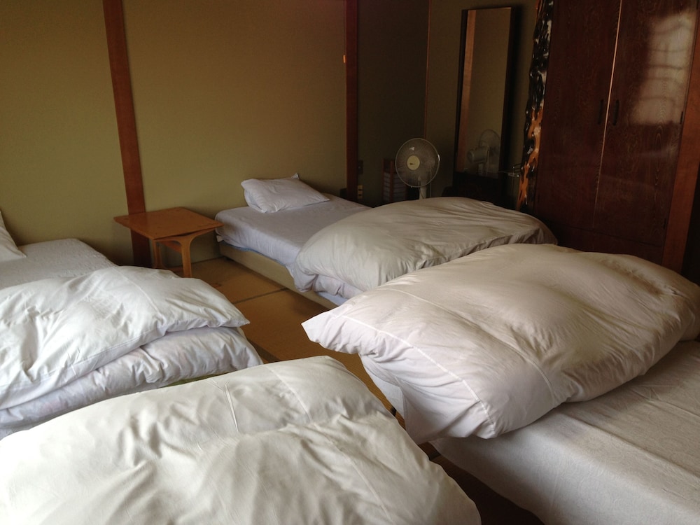 (個室)和室クワッド 客室1 | 十和田湖バックパッカーズ