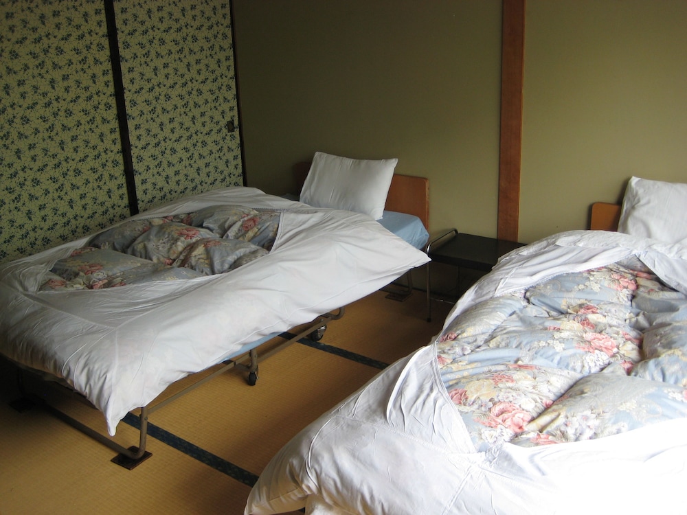 (個室)和室トリプル | 十和田湖バックパッカーズ