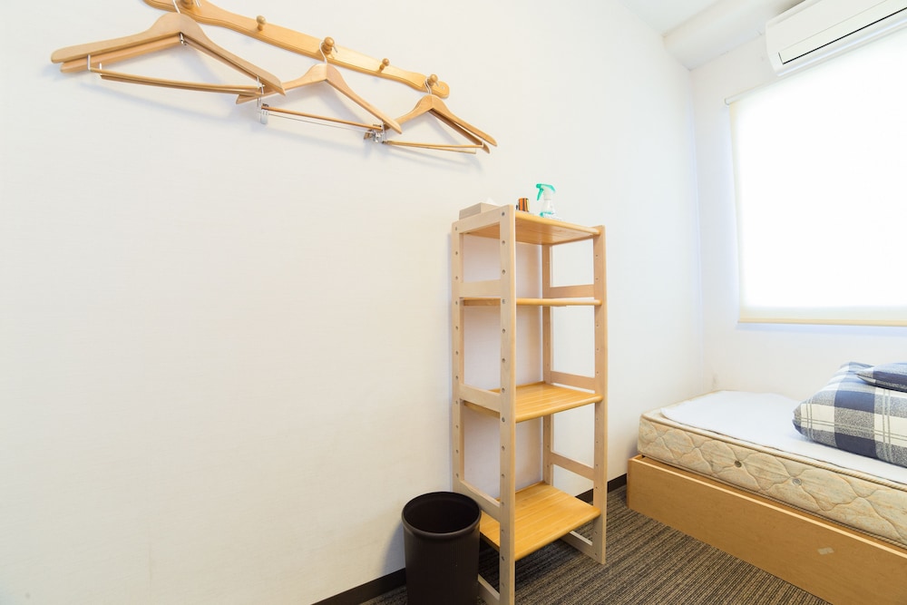 トリプルルーム (Shared Bathroom) 客室2 | ケイズハウス京都