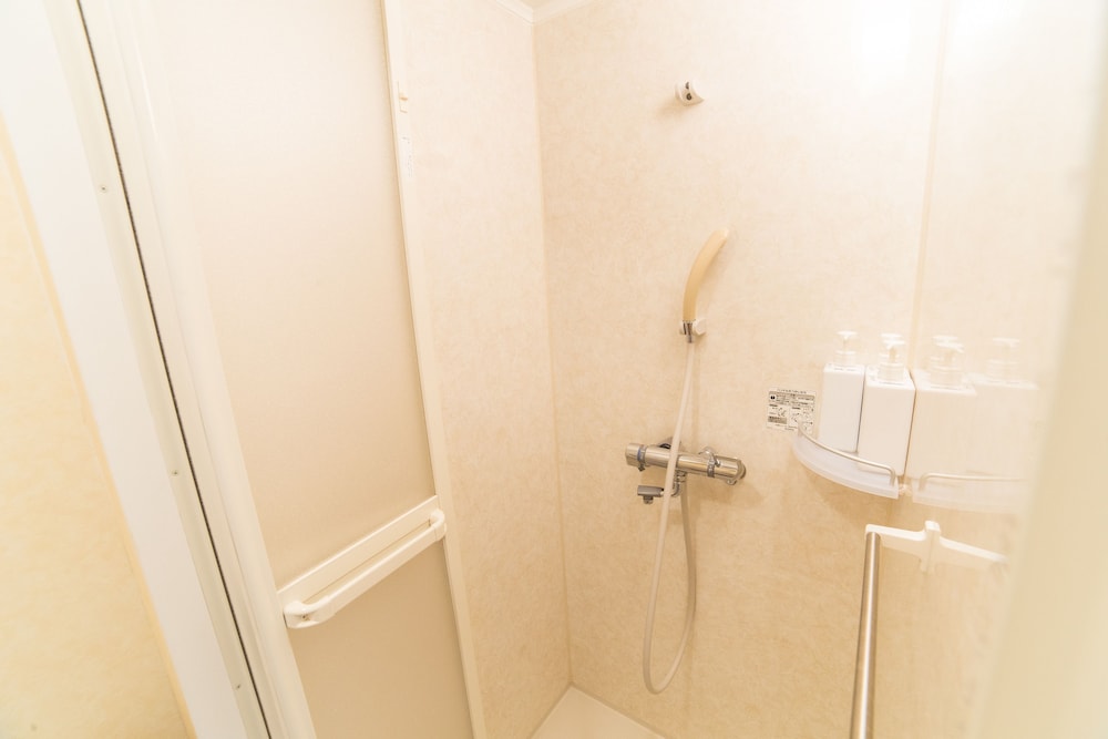 4人個室 (二段ベッド) バスルーム1 | ケイズハウス京都